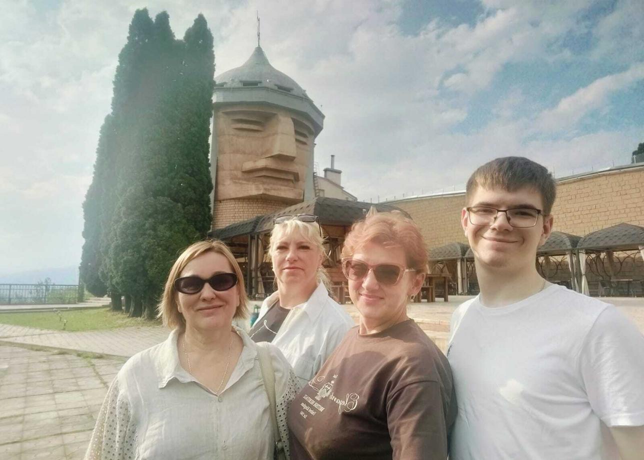 Все было организовано отлично, программа насыщенная, все гиды профессионалы, еще отмечаем водителя Мухамеда - за профессиональное
