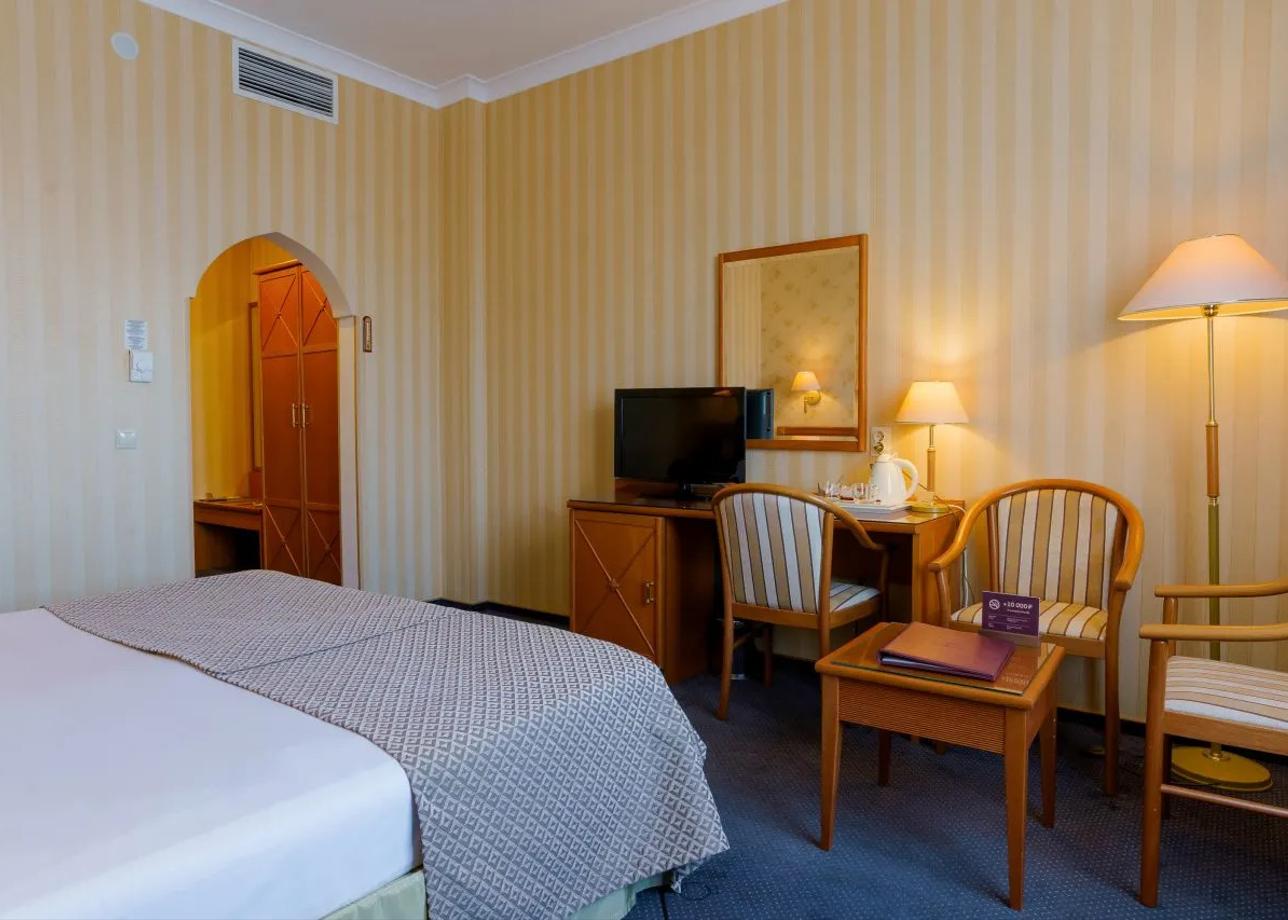 Сулейман Палас