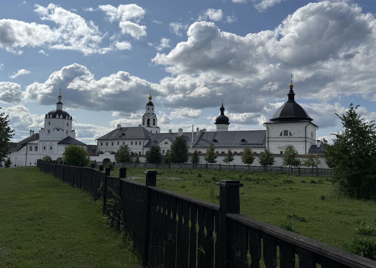 На днях вернулись с четырехдневного тура. Посетили с семьей республику Татарстан. Побывали во многих местах республики,