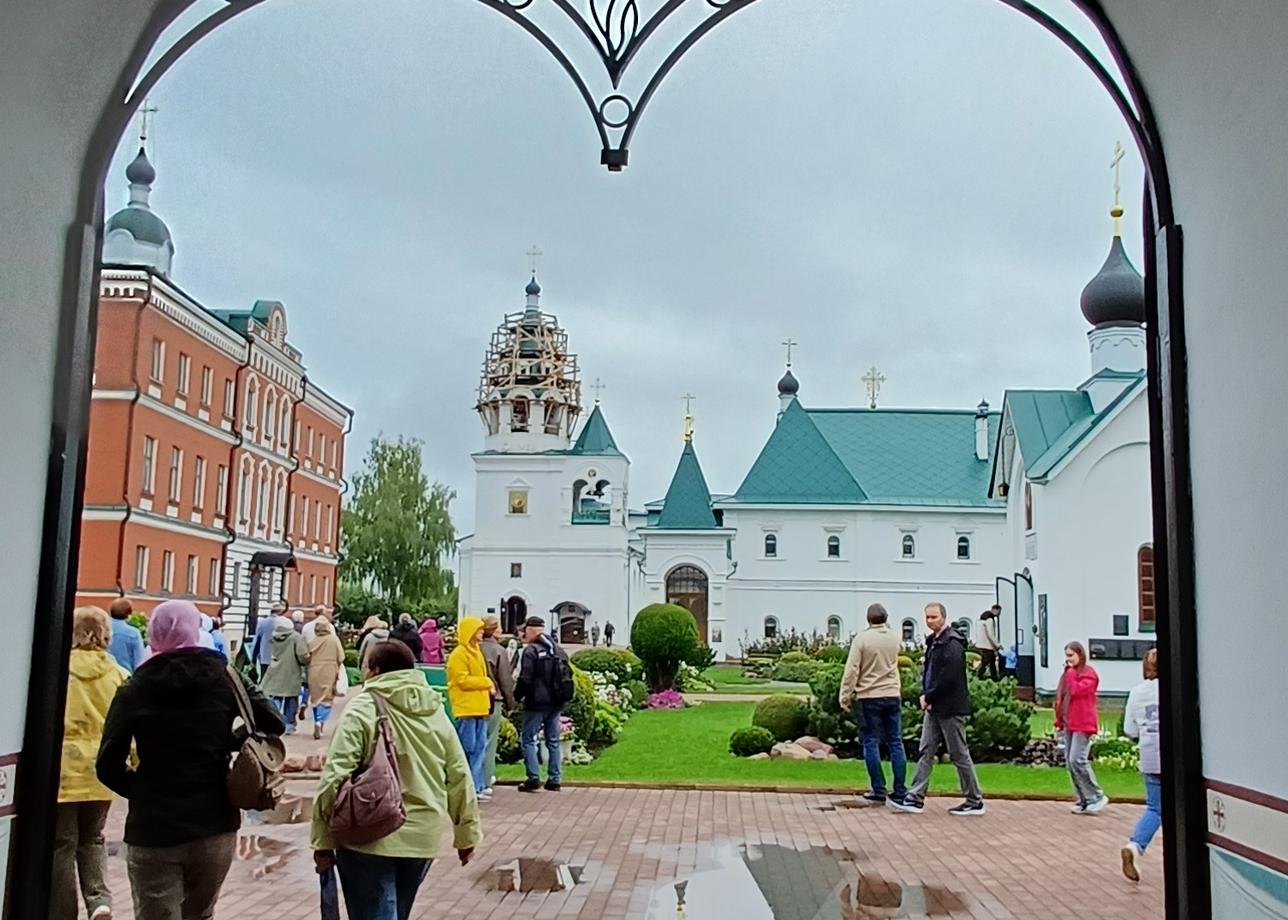 Тур понравился, несмотря на погоду дождливую. Ольга гид, сопровождала нас по всюду, контролировала, подсказывала. Питание нормальное,