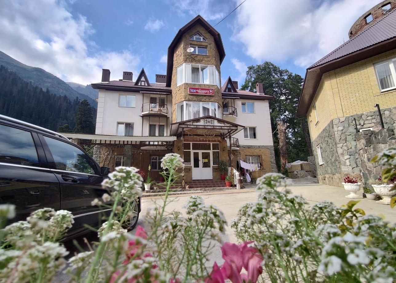 Гостевой дом «Айс Черри Домбай»