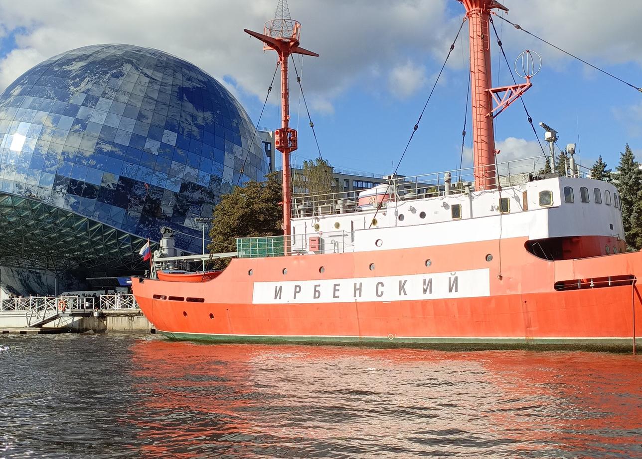 В конце сентября ездили по туру "Калининград и море". Очень понравилось. Каждый день был посвящен одному
