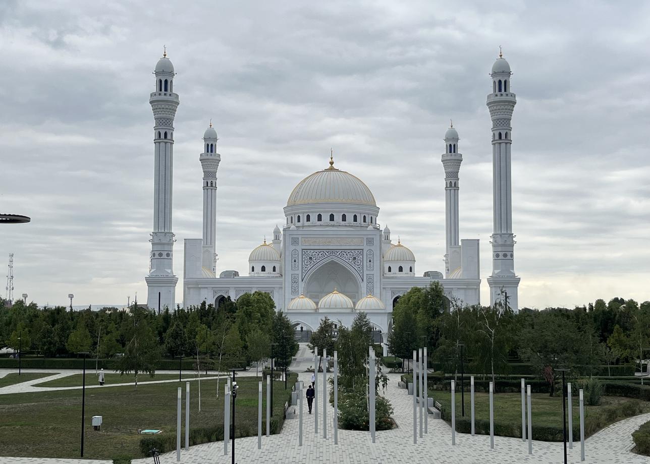 Поездка на Кавказ стала для меня чем-то большим, чем просто тур. Горные пейзажи завораживают — кажется,