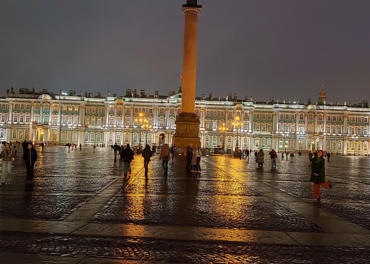 Очень понравился тур. Для первого знакомства с городом и достопримечательностями все было прекрасно. Экскурсии все были