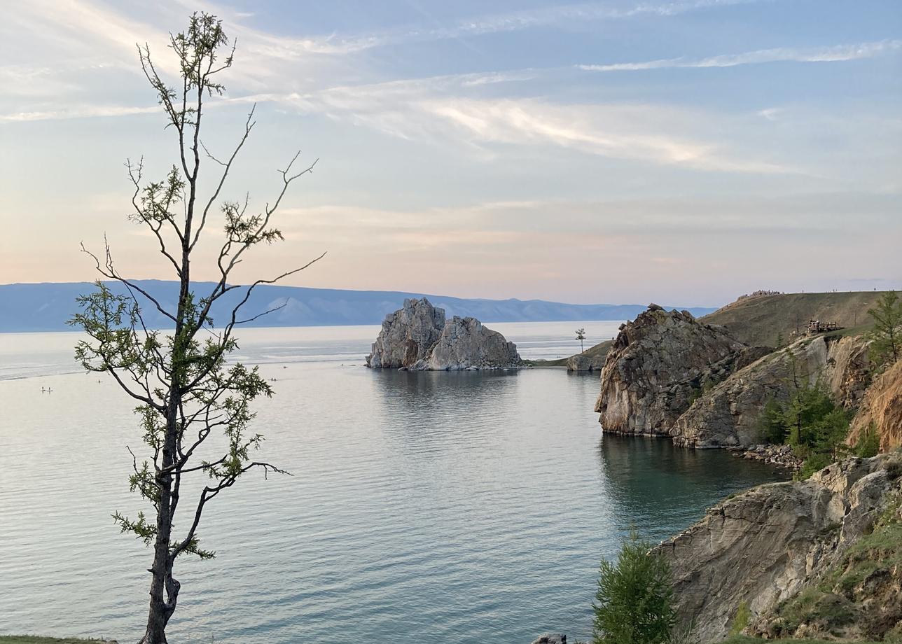 Прекрасное путешествие, непередаваемая красота Байкала и Ольхона. Все было чудесно- живописные берега, прогулки на поезде, пароме,