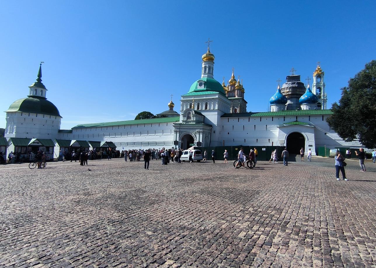 Все очень понравилось, красотища. Автобус новый, чистый, удобный. Экскурсовод Ягодка Е. В. очень доброжелательная, интересно рассказывает