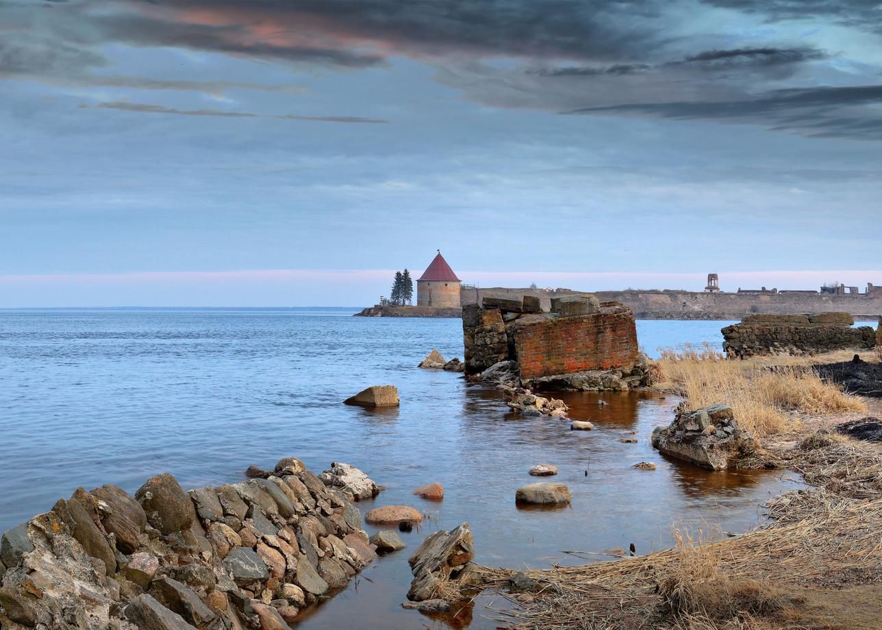 Брызги фонтанов, гранит крепостей и моря солёный ветер. Тур по Ленинградской и Тверской областям