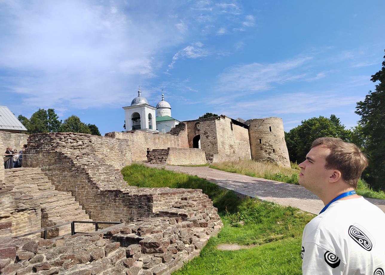 В августе ездили в тур "В Пскове 3 дня". Очень хорошая организация. Тайминг полностью расписан индивидуально