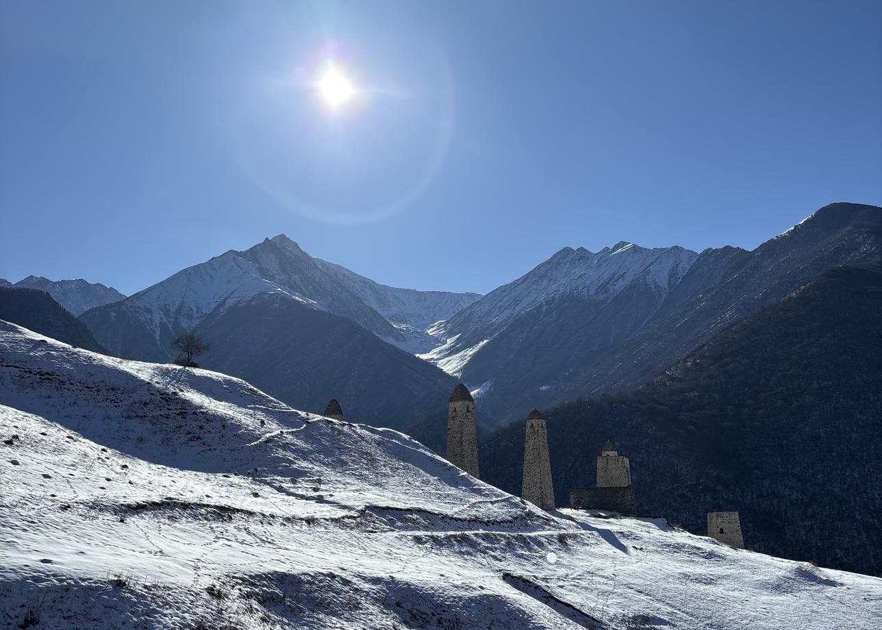 Добрый день! Мы недавно ездили вчетвером с подружками в Северную Осетию и Ингушетию. Изначально были небольшие