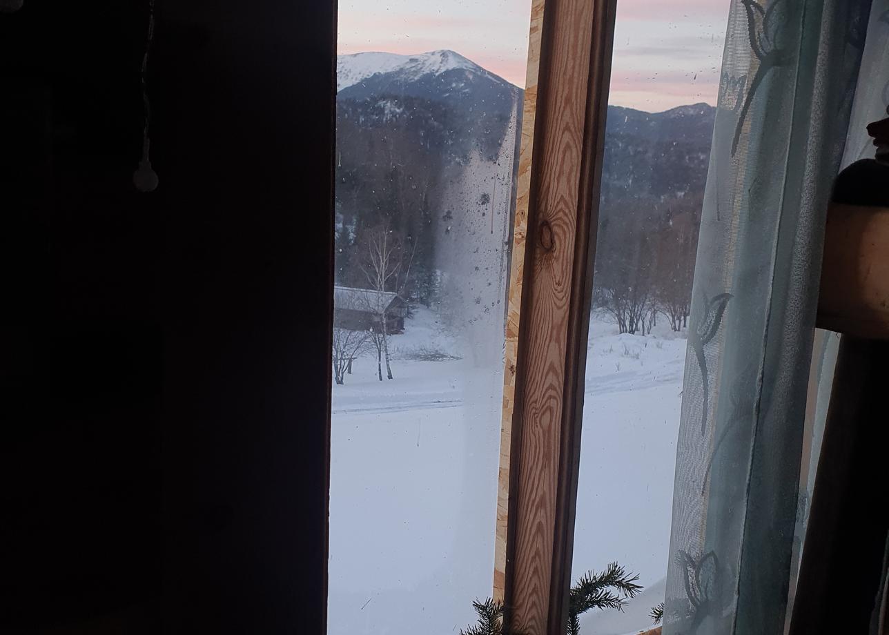 Была в Новогоднем туре, впечатления невероятные. Прекрасный Алтай, сильные и красивые кони, очень послушные, уютные домики