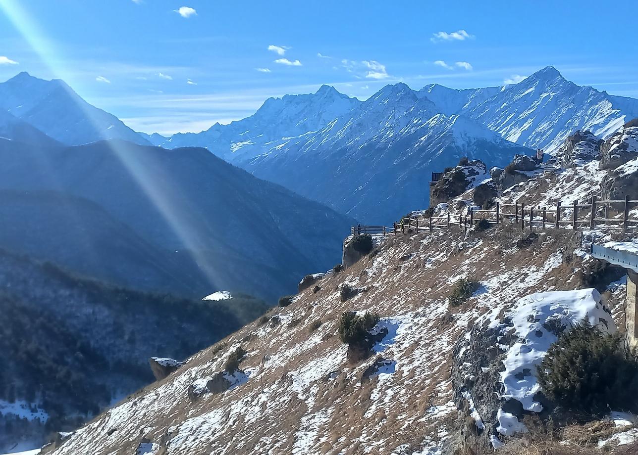 Недавно вернулись из солнечной Ингушетии. Тур 6 дней, из них 2 дня - трансфер, 4 дня- трекинг.