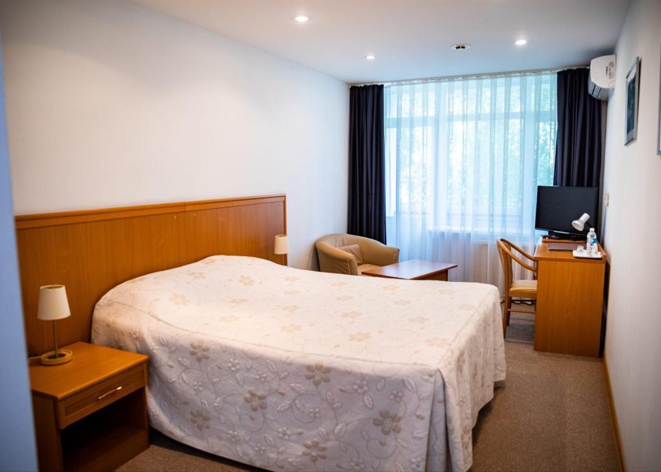 Отель «Дис»