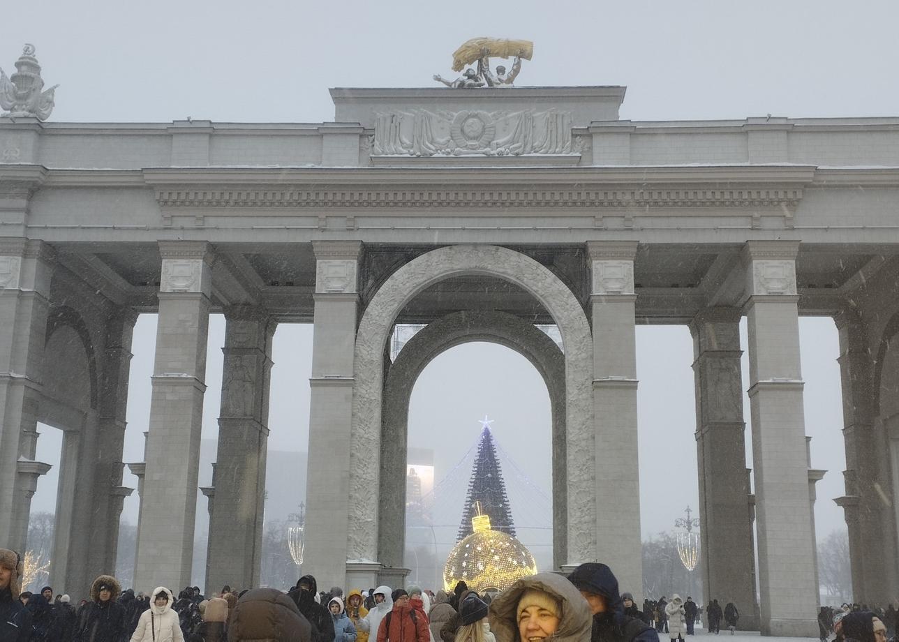 Тур нам очень понравился. Ездили всей семьёй со 02.01.2026г. по 04.01.2026г. За три дня увидели самые