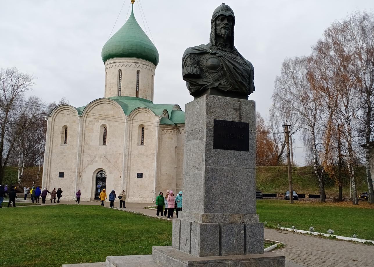 Тур понравился. Особенно организация поездки - четко, понятно, комфортно, все в соответствии с заявленной программой. Хочу