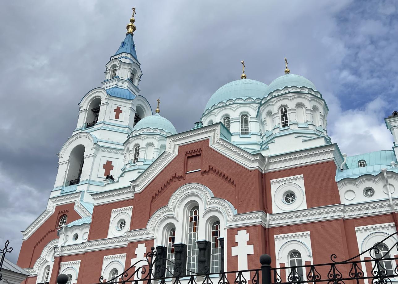 Мне понравилось в Карелии, прекрасная природа и замечательные люди. Снимаю балл за поездку на Валаам, очень