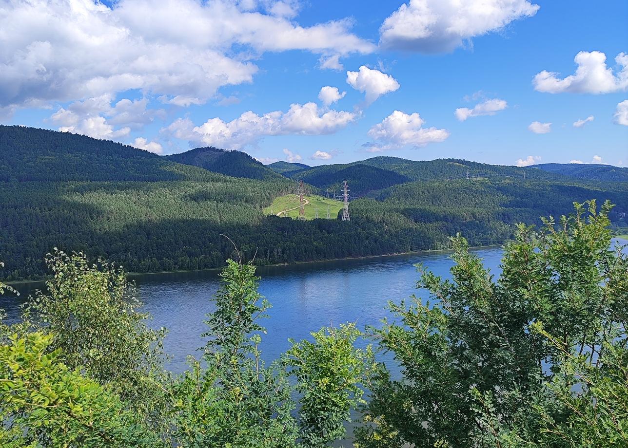 Красноярский край прекрасен, особенно плато Путорана. Круиз по Енисею тоже очень понравился, к тому же с