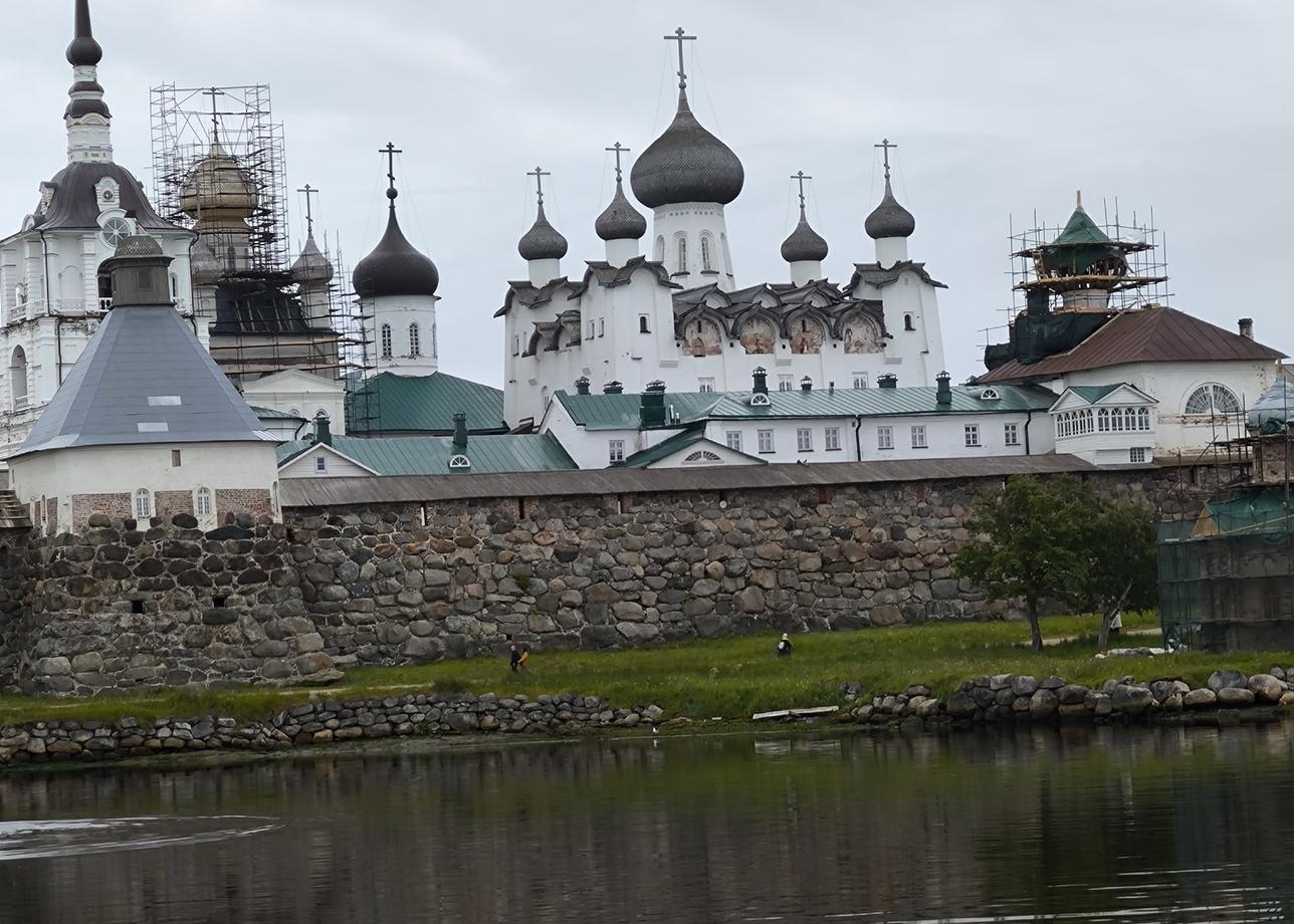 Прекрасный, насыщенный тур, необыкновенно красивая природа, добрые и внимательные экскурсоводы на протяжении всего маршрута хочется отметить