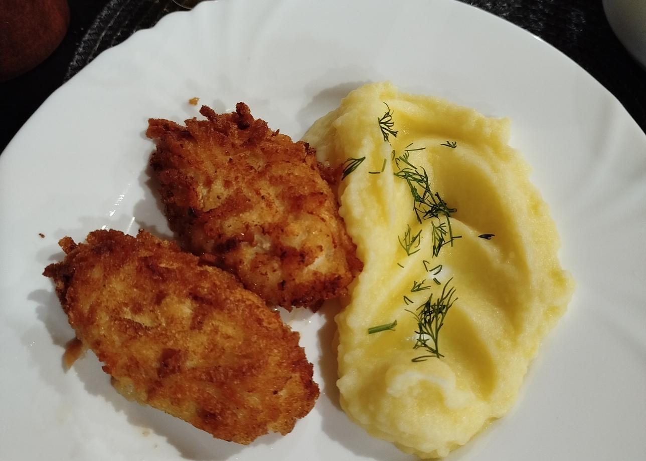 Хорошая поездка, насыщенная интересной информацией. Очень понравилась Тверь: набережная Волги, Трёхсвятская улица, музей козла (экскурсия в