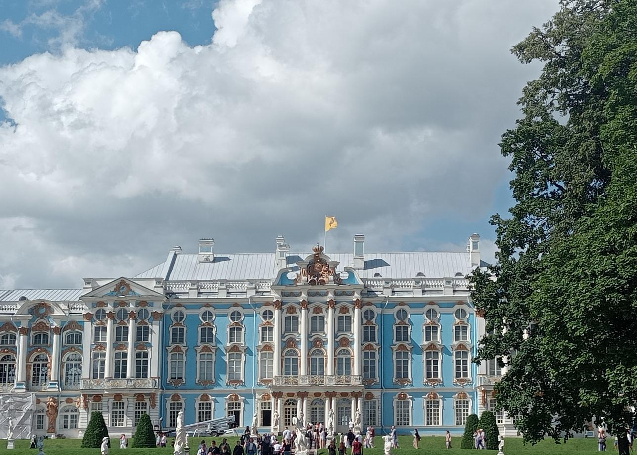 Давно мечтала о поездке в Санкт-Петербург. Мечта сбылась! Этот город поразил историей, своим величием и великолепием,своей