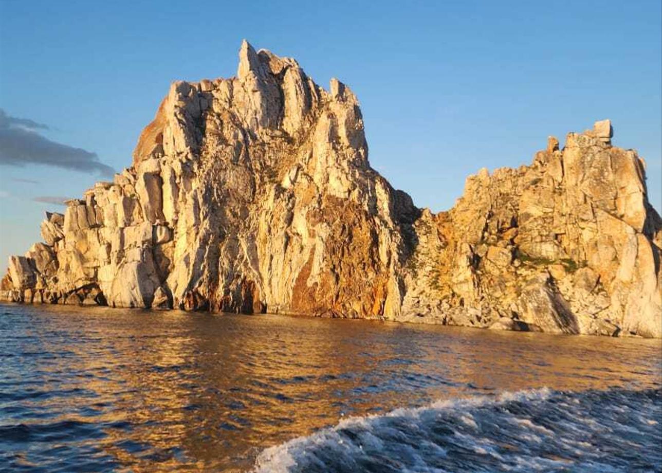 Спасибо огромное!!! Организация и организаторы на высоте. Особенно Катя, водитель Олег и водители с острова Ольхон!