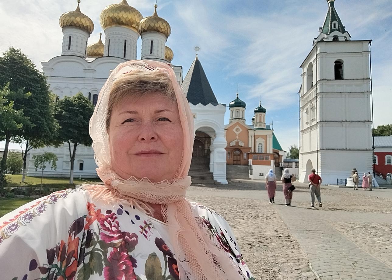 Во-первых, само сопровождение по приобретению путёвки: учитываются все нюансы, всё предпочтения, ежедневная переписка по обговариванию условий