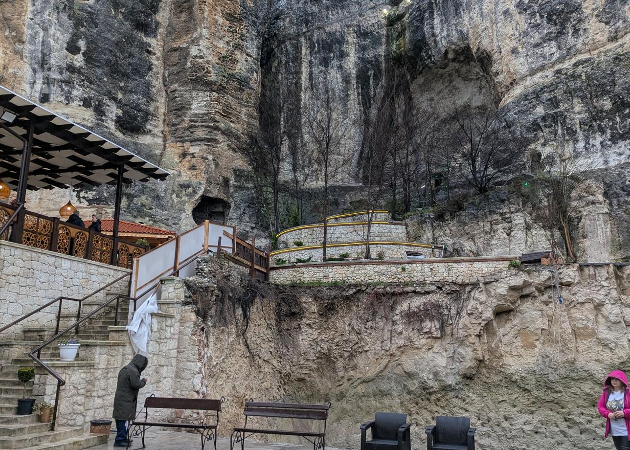 Были в Крыму в туре с 5 по 9 января 2026 года. Всё понравилось. Тур разносторонний