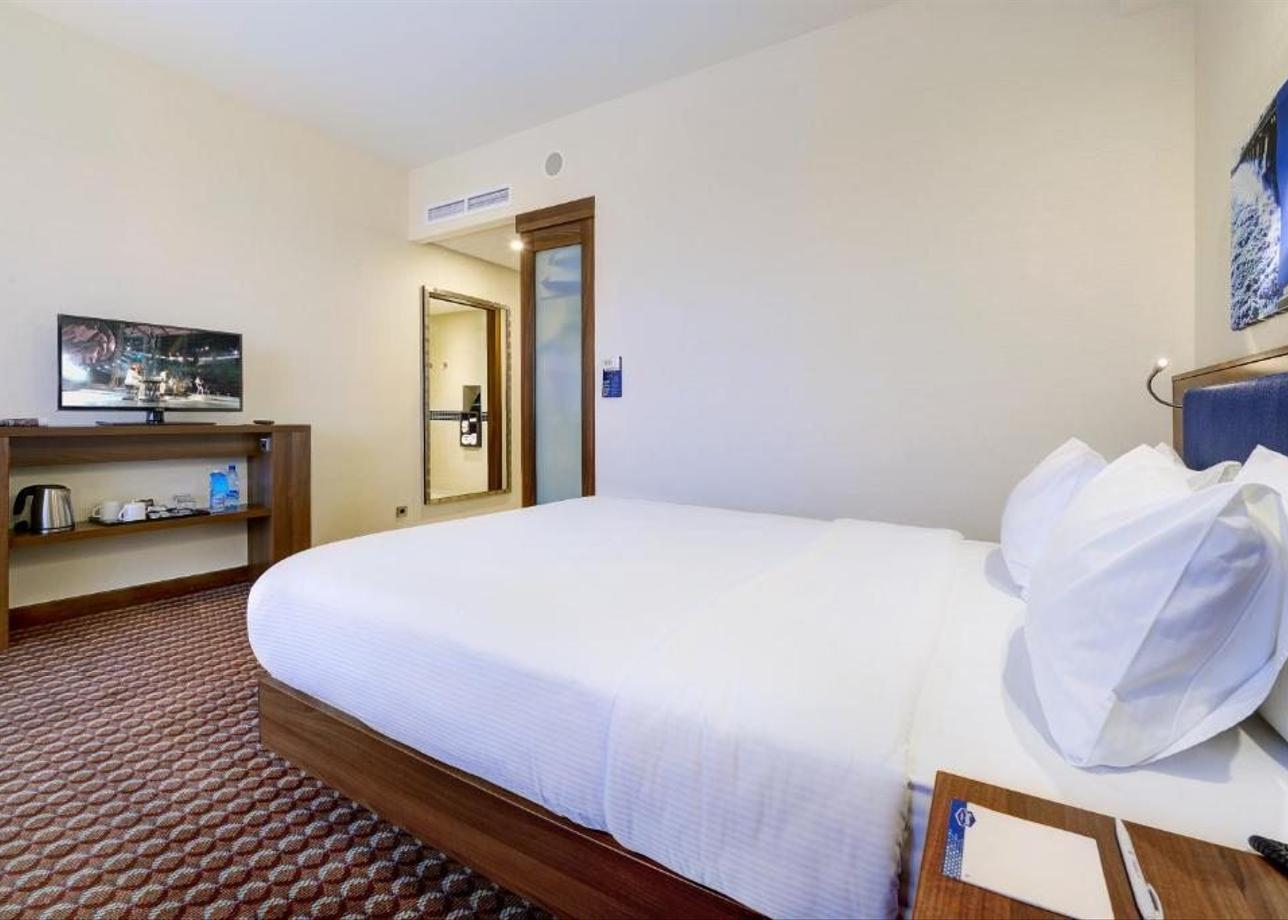 Отель «Hampton by Hilton»