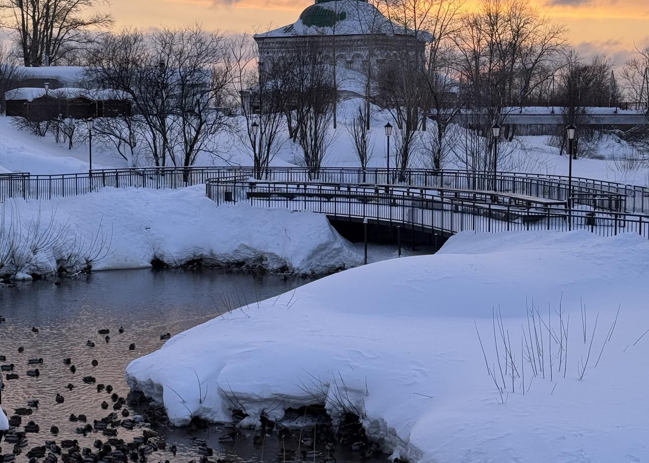 Программа насыщенная, интересная и взрослым и детям было чем заняться. Очень понравилась сопровождающий тур экскурсовод, молодая