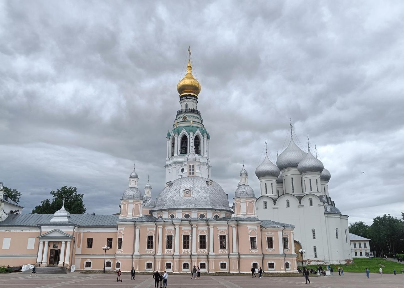 Спасибо Юлии Лазаревой за быстрое оформление путёвки, с учётом дополнительных пожеланий. Организовано всё чётко: гостиница, транспорт