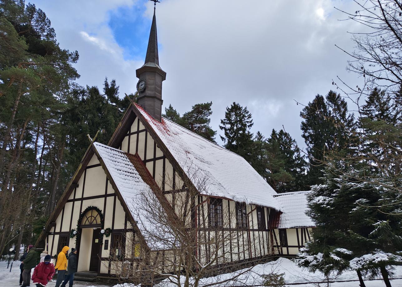 Очень понравился тур. Организовано все отлично, очень интересный экскурсовод, хорошие автобусы и водители. Проживали в г