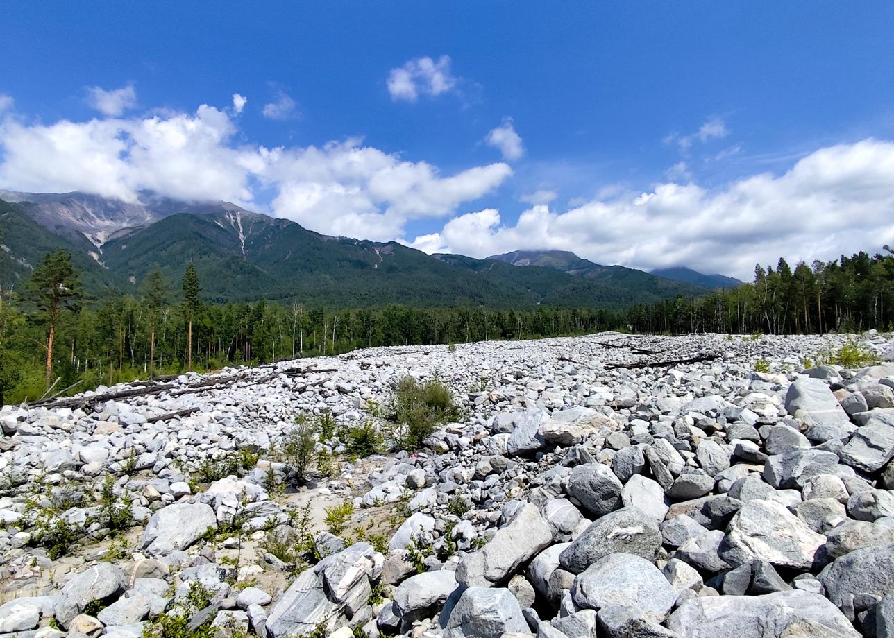 Байкал + Саяны - это ну очень удачное сочетание. Восхождение на Пик любви и горная атмосфера,
