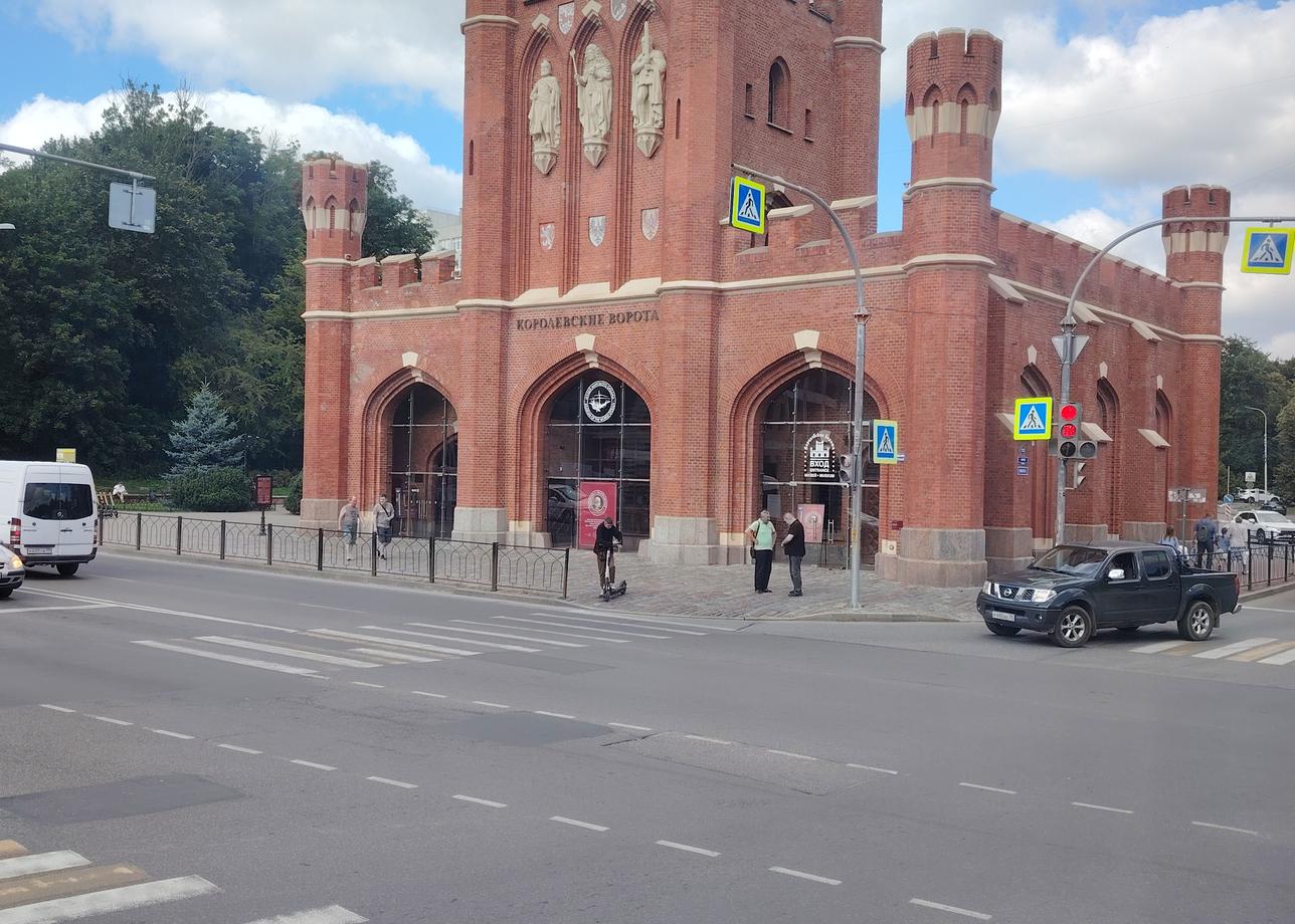 Тур гармонично организован: логистика автобусов и заселения ч гостиницу, сопровождение тура.