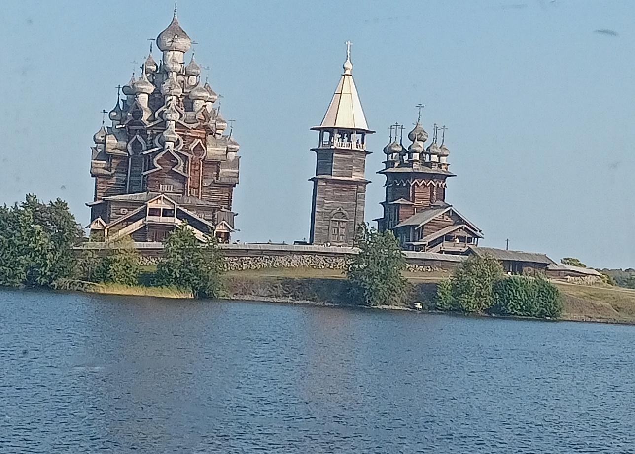 Давно мечтала побывать в Карелии, внучка подросла и мы решили отметить её день рождения этой поездкой.