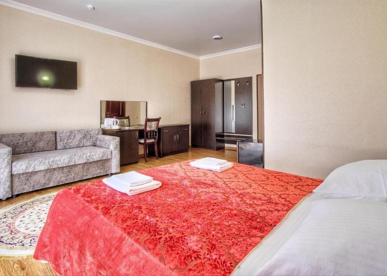 Отель «Кавказ»