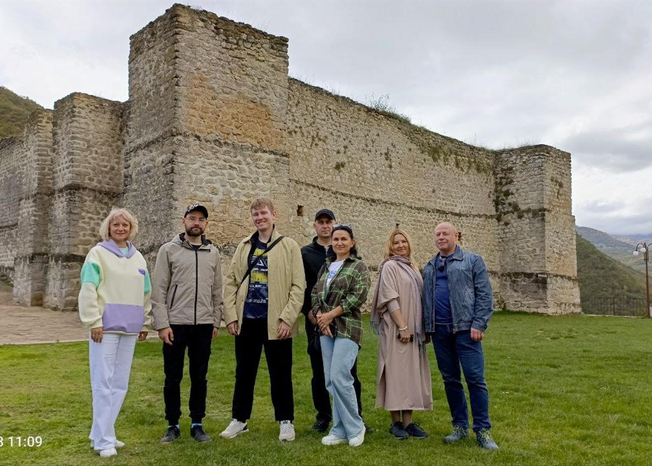 Здравствуйте! Поездка была отличная - супер гид и отличная компания)