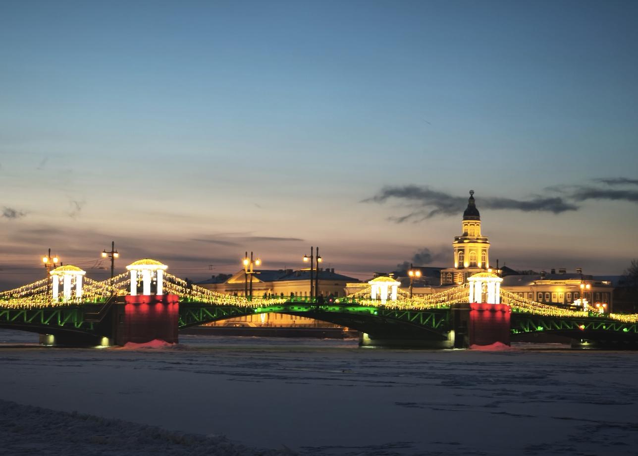 Тур очень понравился. Мы часто ездим в Санкт-Петербург. Но первый раз взяли новогодний тур на три