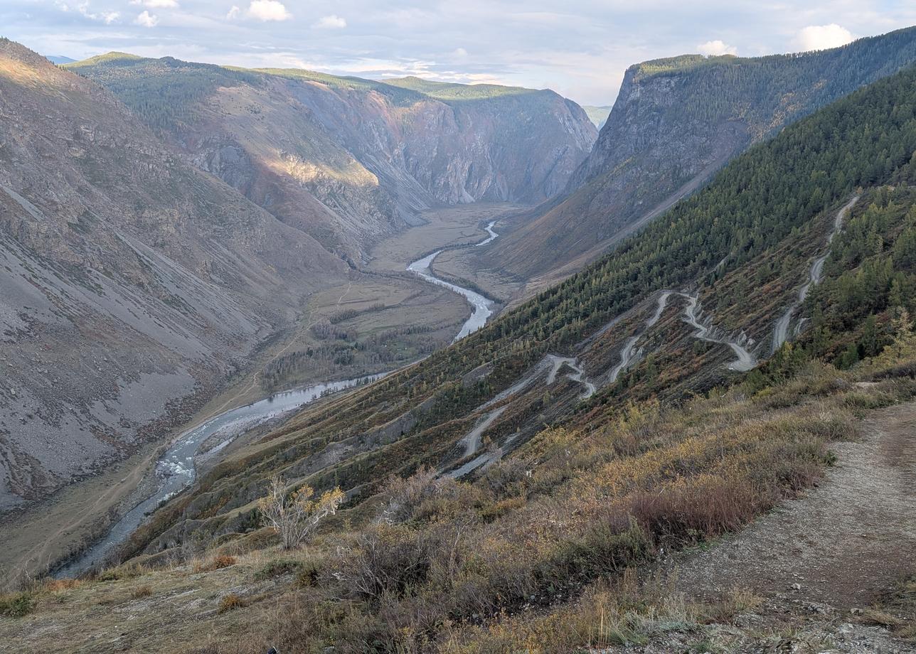 О Алтай, потрясающая природа и незабываемые рассветы и закаты среди горных пейзажей. Хочется выразить огромную благодарность