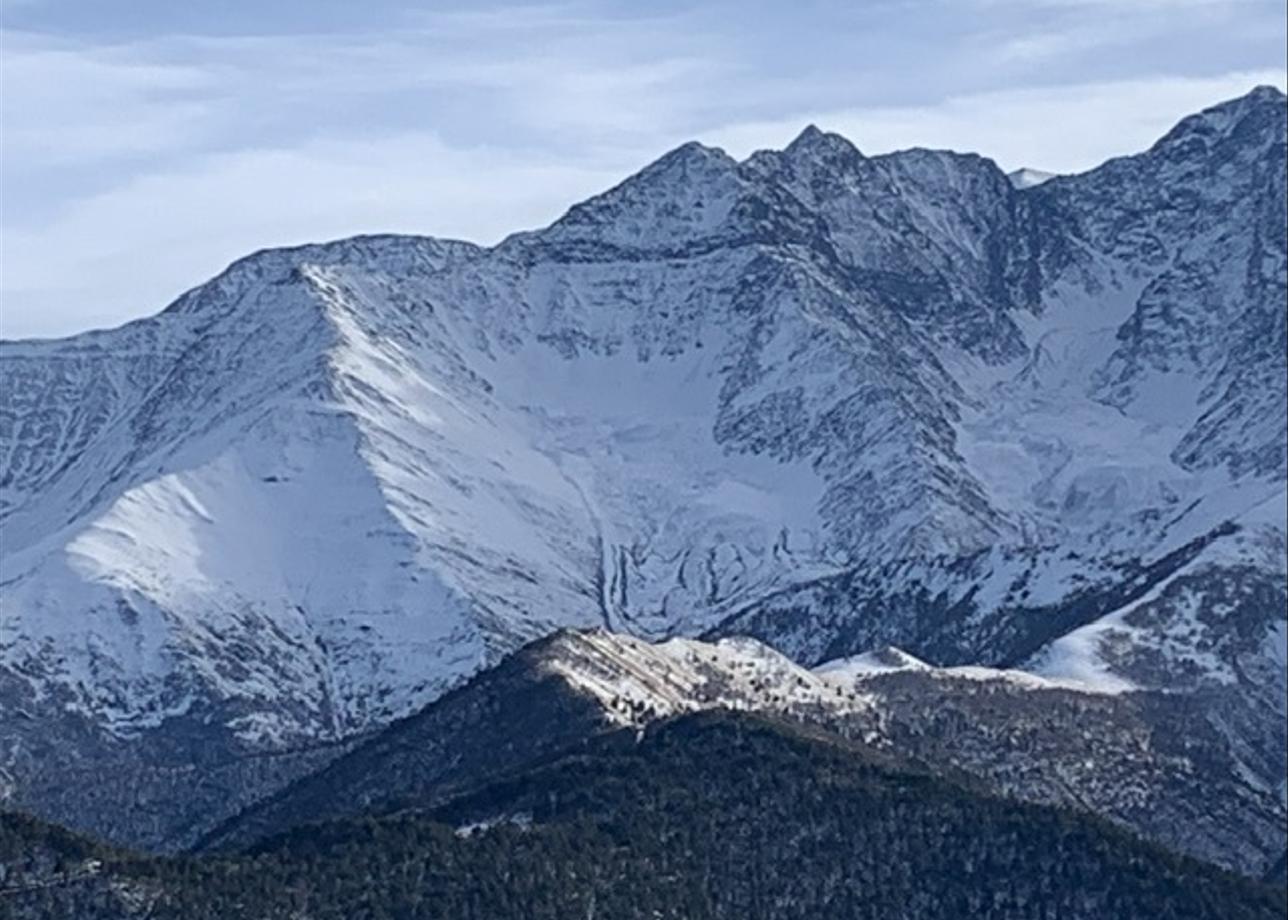 Прекрасный тур! Замечательные локации, великолепные горы, сакральный треугольник вообще без комментариев! Тур хорошо организован, каждый день