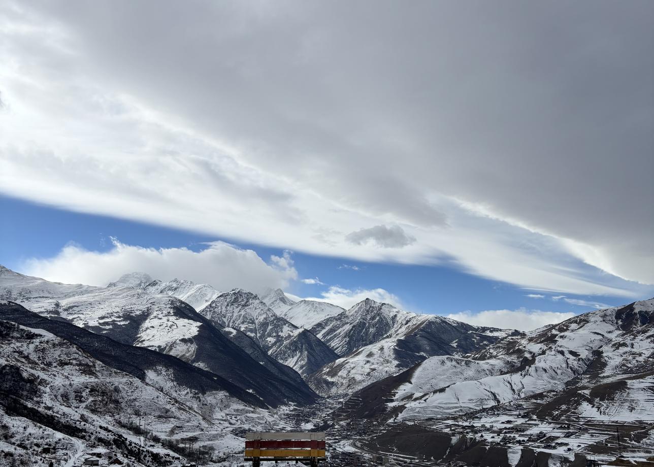 Добрый день! Мы недавно ездили вчетвером с подружками в Северную Осетию и Ингушетию. Изначально были небольшие