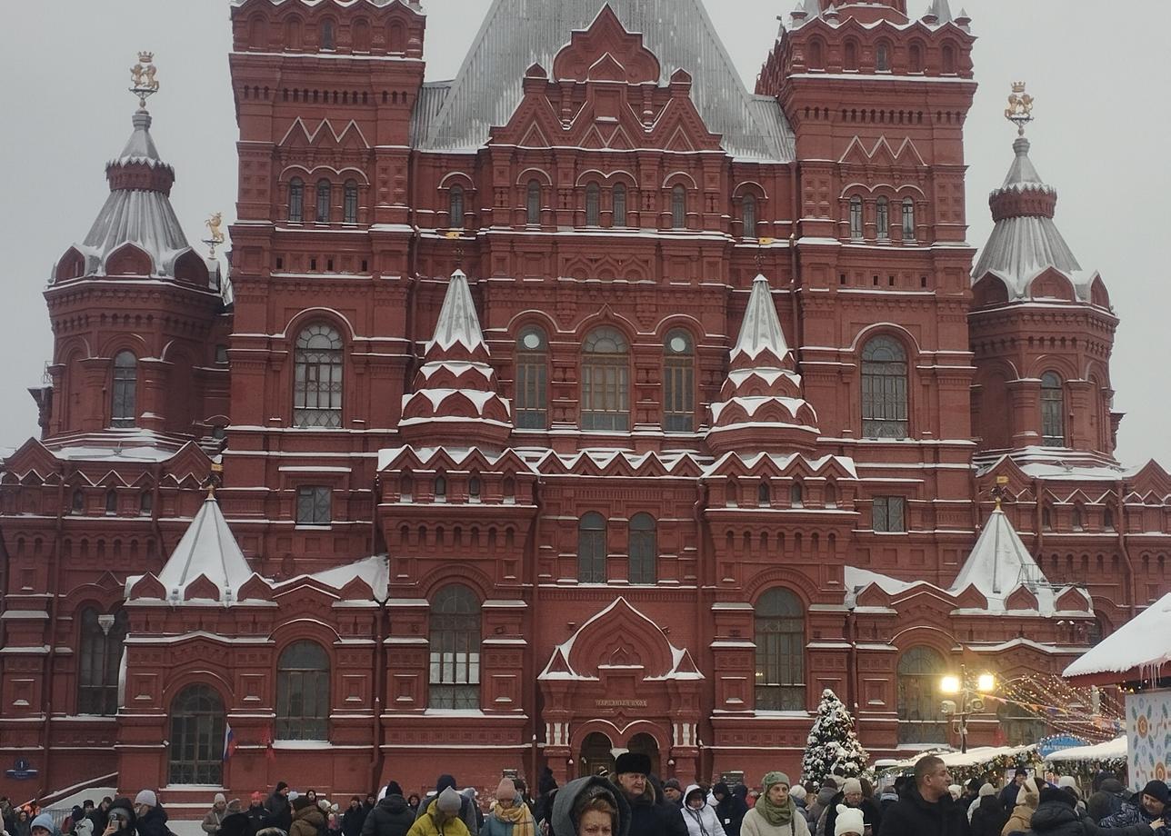 Тур нам очень понравился. Ездили всей семьёй со 02.01.2026г. по 04.01.2026г. За три дня увидели самые