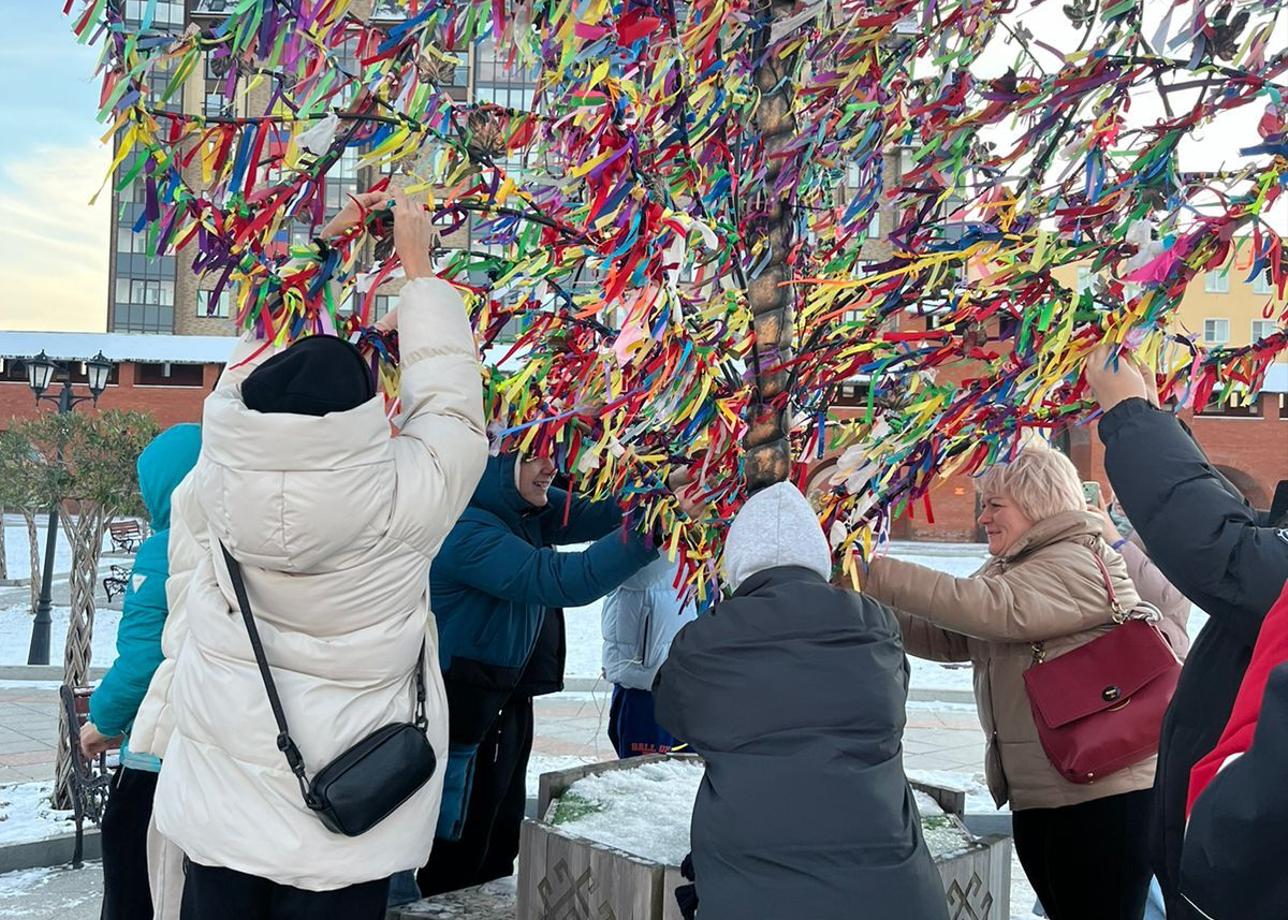 В рамках тура посетила 3 города: Нижний Новгород, Йошкар-Олу и Городец. Организация хорошая, все продумано. Программа