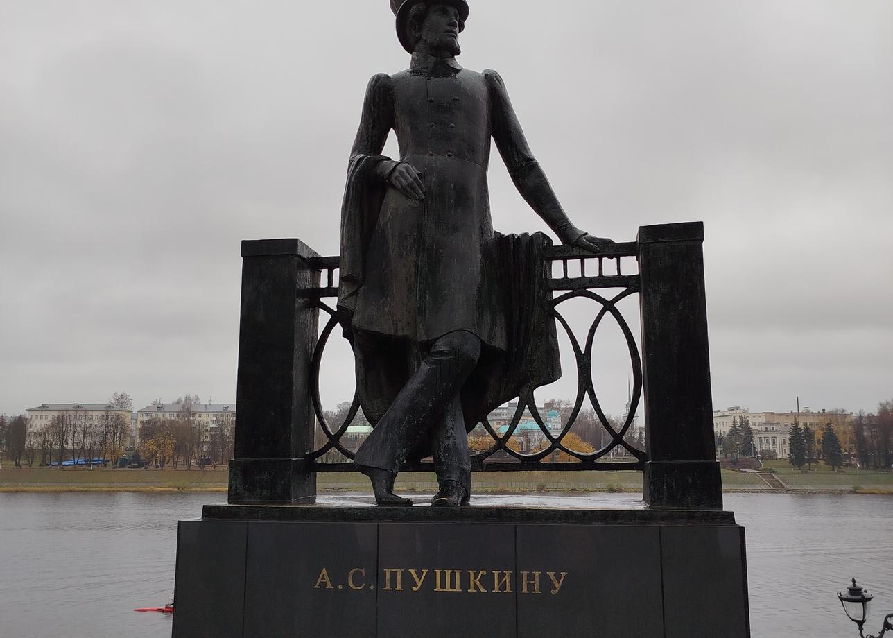 Хорошая поездка, насыщенная интересной информацией. Очень понравилась Тверь: набережная Волги, Трёхсвятская улица, музей козла (экскурсия в