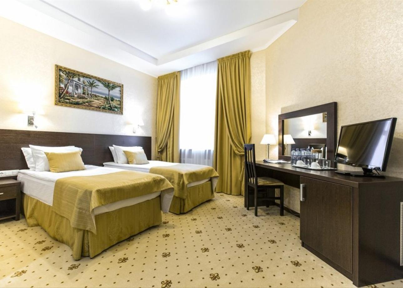 Гостиница «Урал-Тау» или аналогичная