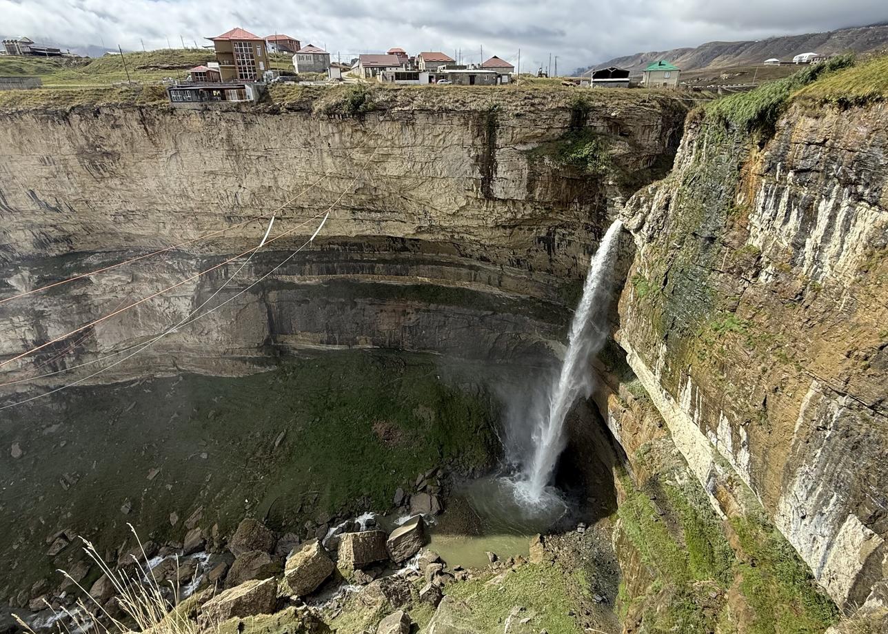 Невероятное путешествие! Просто невообразимые пейзажи до мурашек! Каспийское море - просто картина Айвазовского в живую! Очень