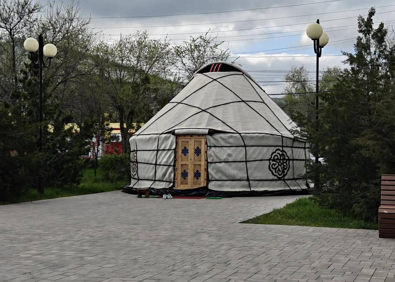 Тур «Цветущие поля Калмыкии». Это была чудесная поездка в Калмыкию. Принимающая сторона окружила нашу сборную группу