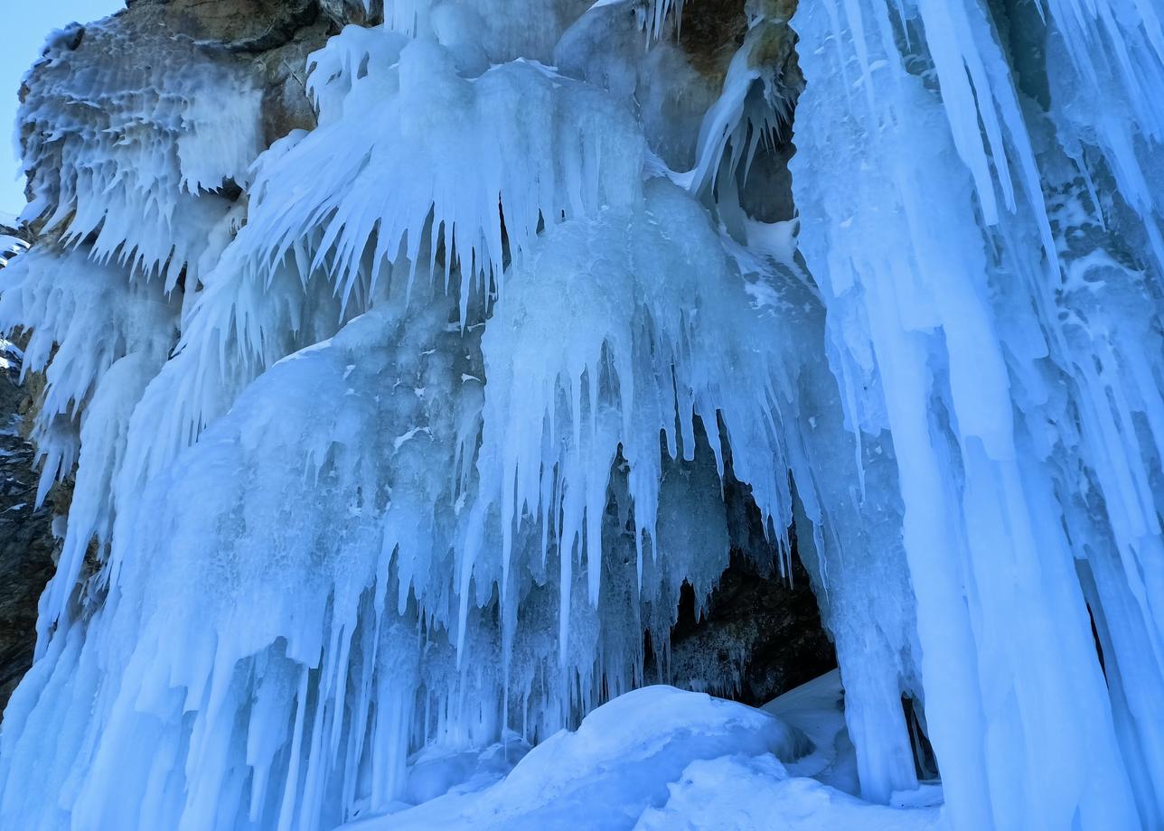 Тур "Пересечение Байкала" — это любовь с первого взгляда! Нам невероятно повезло: за окном настоящий сибирский