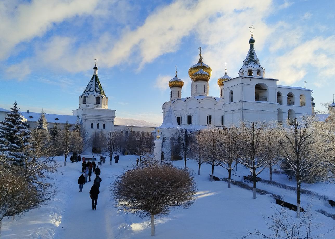 Интересная программа, красивые города, улочки. Жалко, было очень морозно и не удалось провести на улице больше времени и полюбоваться красотами.