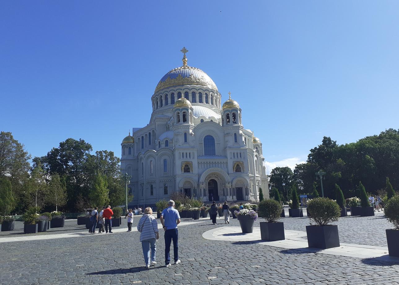 Тур замечательный, главное что можно самим организовывать что посещать, а что нет, выбирая конкретные дни. Выбирать