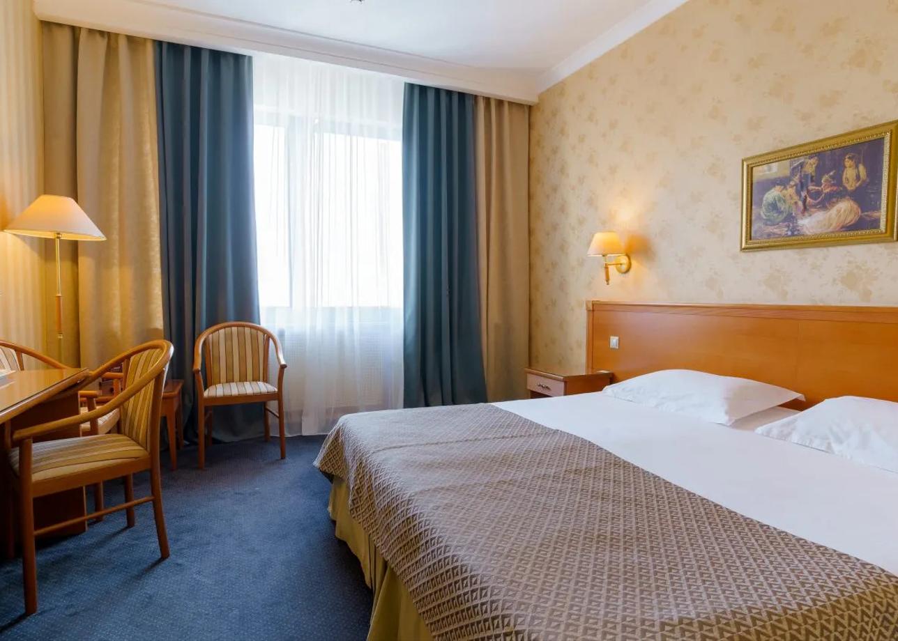 Сулейман Палас