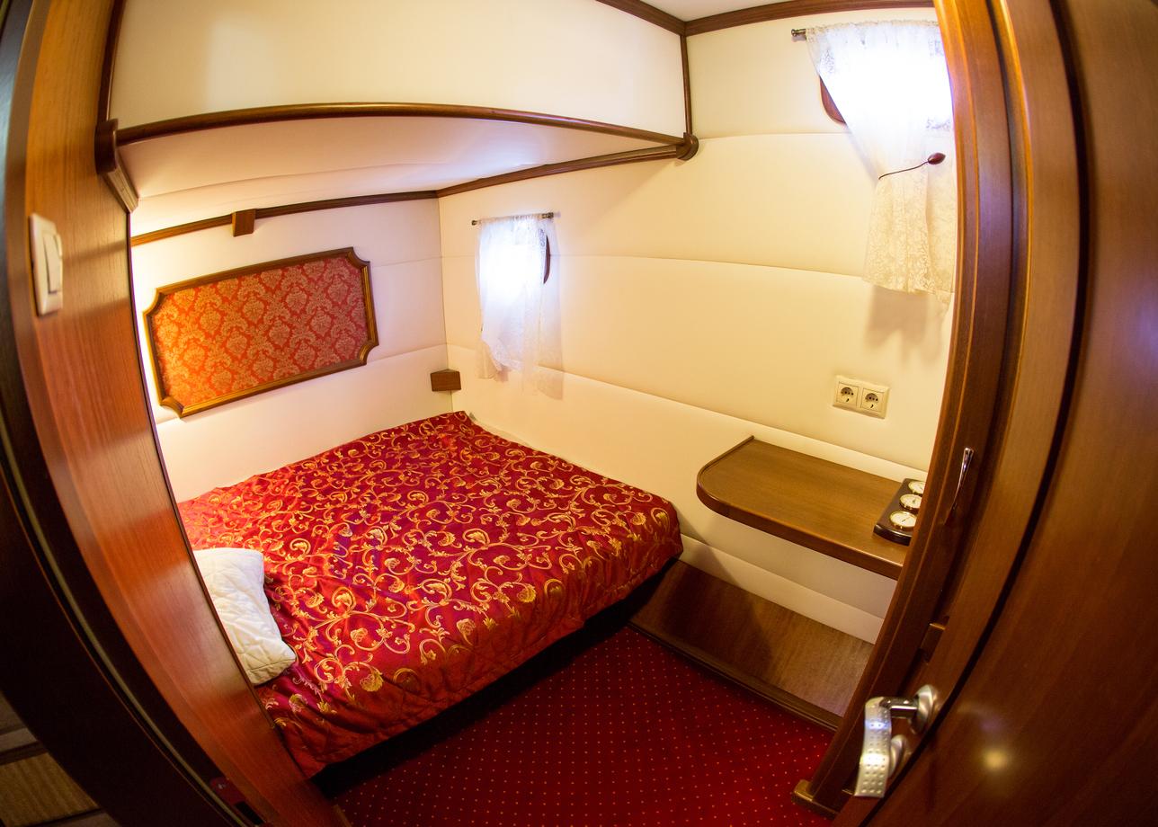 Круизный теплоход «Александрия»